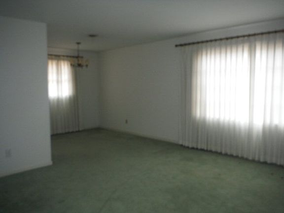 4th image of 808 Alta Vista Ave
