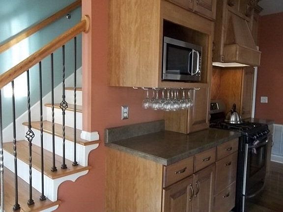 5th image of 725 University Cir