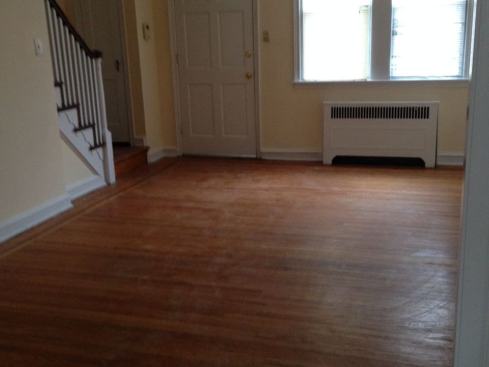2nd image of 1065 Alcott St