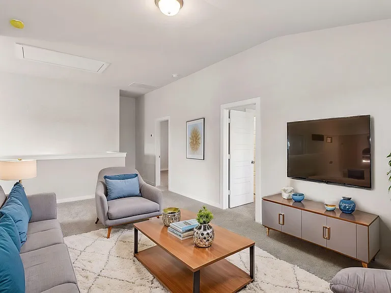 18099 Martin Pines Dr — Photo 6