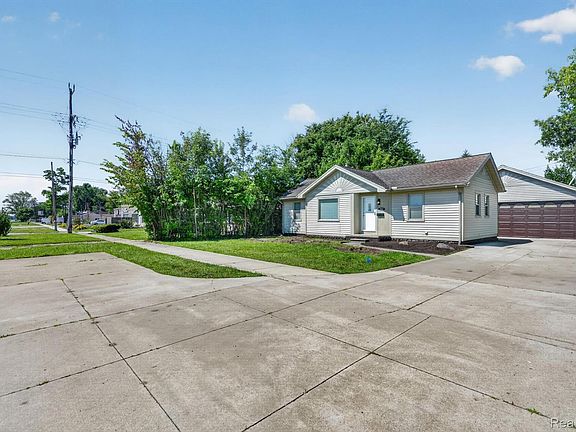 2nd image of 2061 Inkster Rd