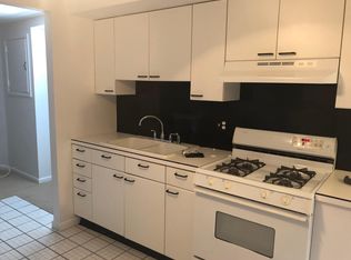 2453 1st St #3, Fort Lee, NJ 07024