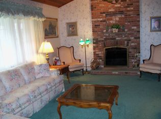 50 Country Club Rd, Trumbull, CT 06611