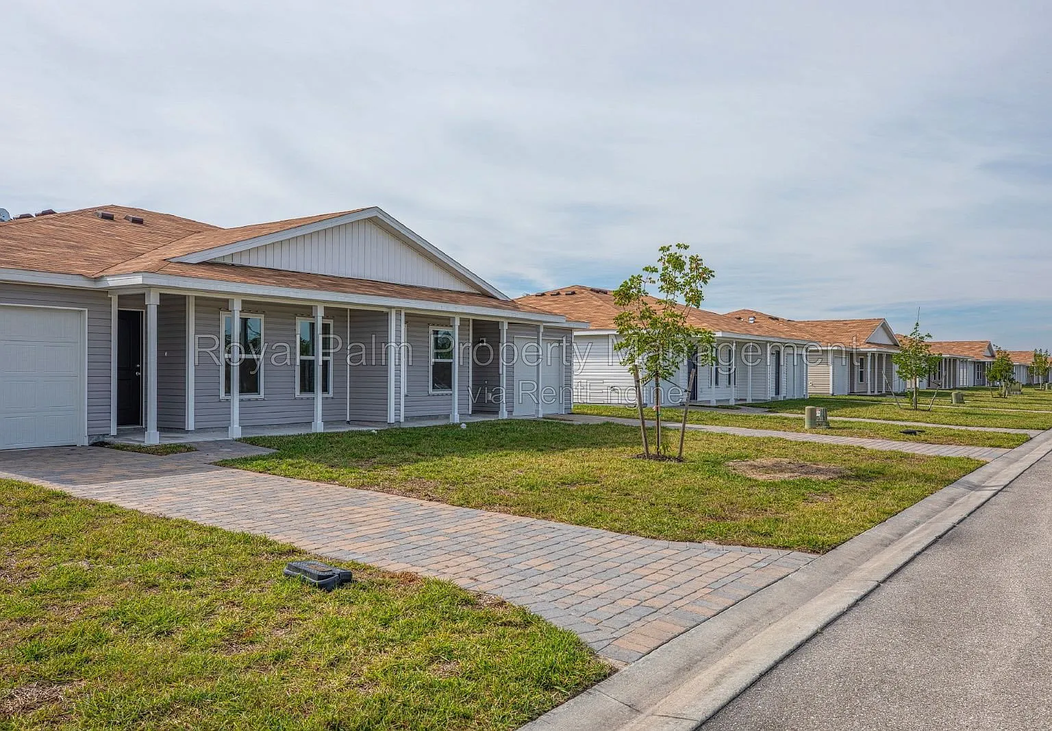 3 bed, 2.0 bath, 1002 sqft, $1,299 — Photo 2