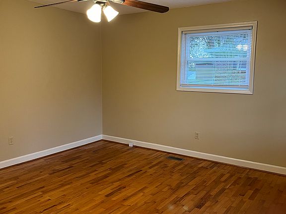 4th image of 236 Jenkins Ave