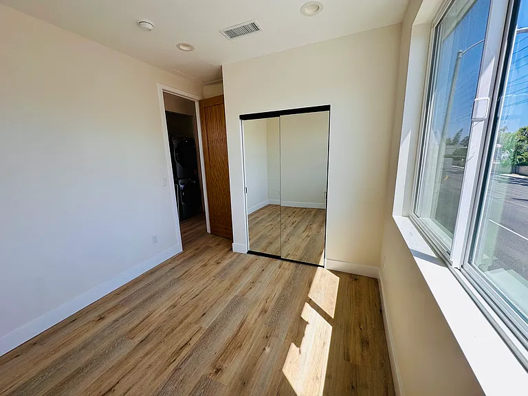 Cloverbrook Dr — Photo 14