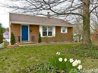 7126 Heege Rd, Saint Louis, MO 63123