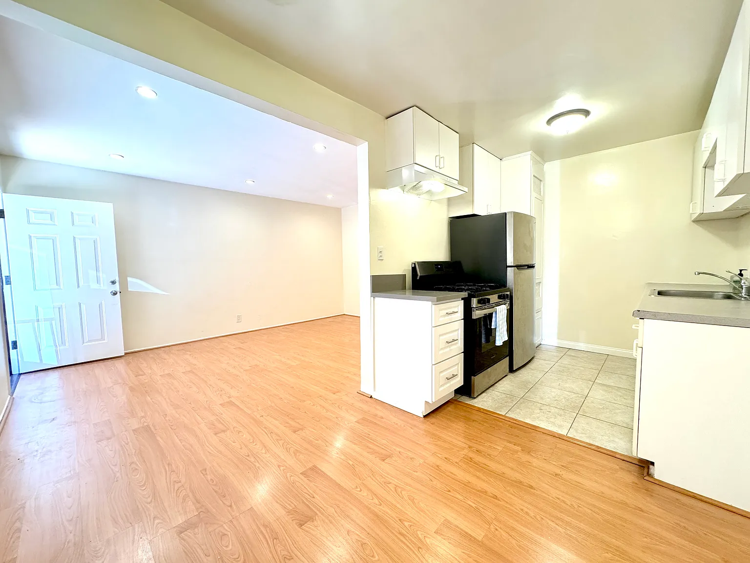 1 bed, 600 sqft, $1,800 — Photo 2
