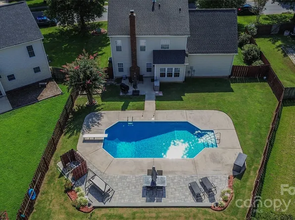 129 Easy St, Mooresville, NC 28117