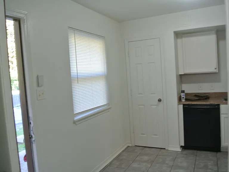 1801 Labette Manor Dr #7 — Photo 5