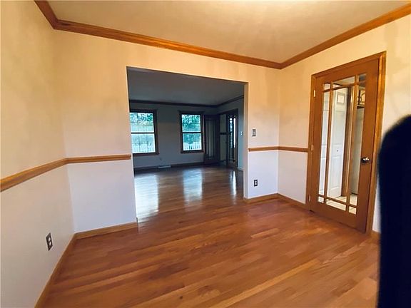 4th image of 337 Cottingham Cir