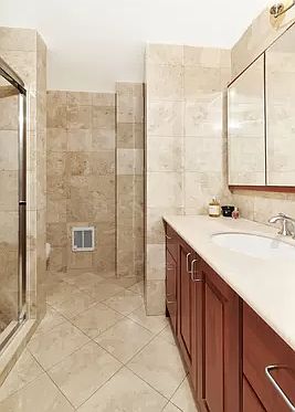 5th image of 43 W 61st St APT 17H