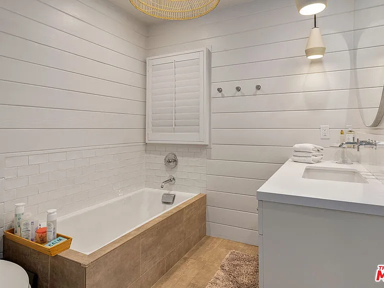 1605 Cabrillo Ave — Photo 18