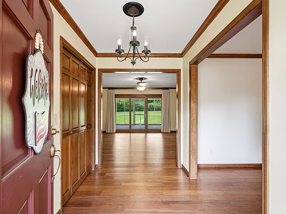 5th image of 308 Pheasant Dr