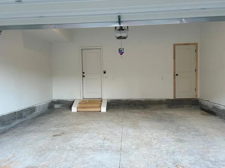1004 Taylor Ct — Photo 31
