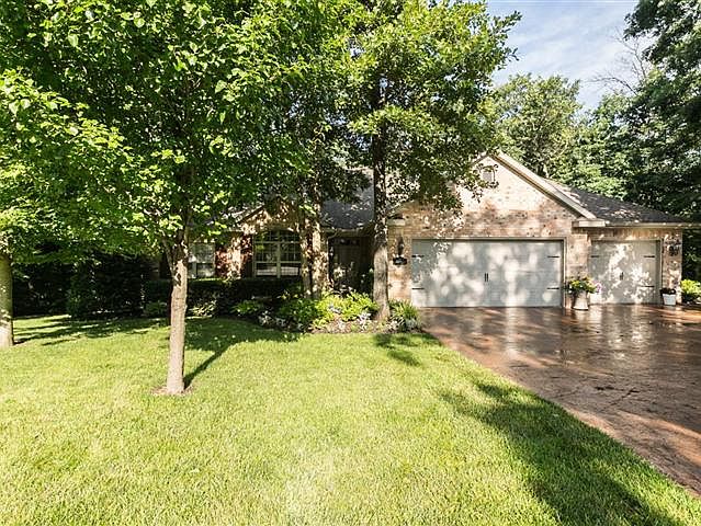 1st image of 7 Granshire Dr