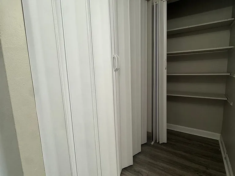 33rd Ave Apartments — Photo 7