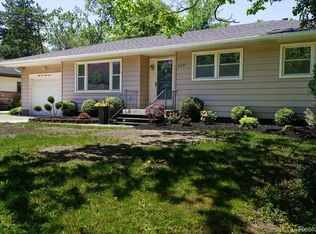 3337 Talbot Dr, Troy, MI 48083