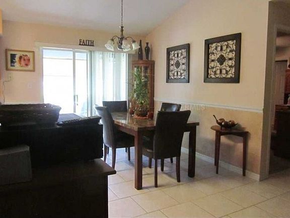 5th image of 903 Forest Hill Dr