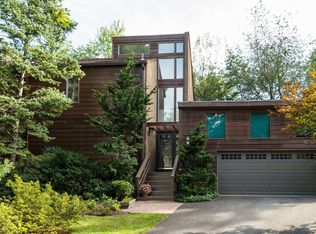 1528 Pathfinder Ln, Mc Lean, VA 22101