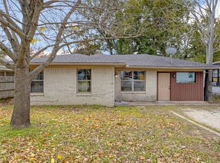 736 W Bullock St, Denison, TX 75020