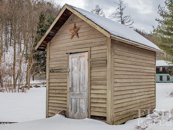 3rd image of 1909 Mill Hill Rd