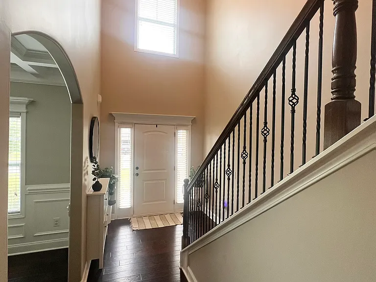 230 Misty Valley Ln — Photo 4