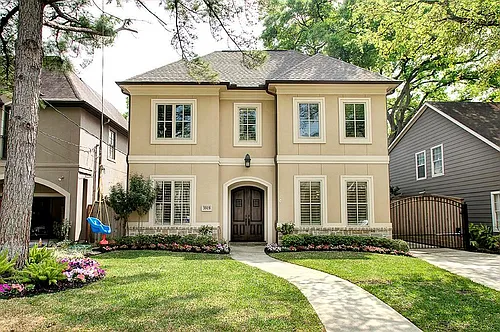 3919 Swarthmore W Photo 1