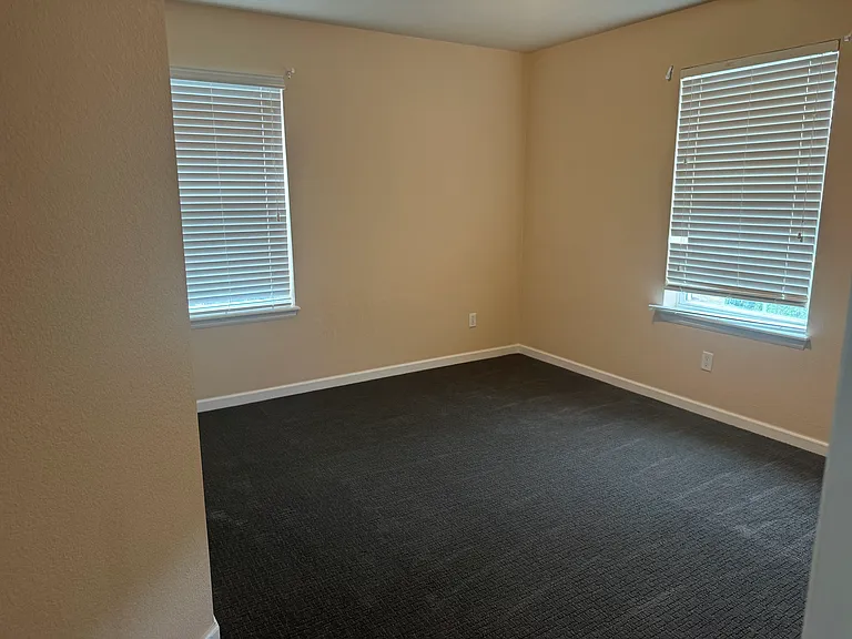 569 Cheyenne Dr — Photo 16
