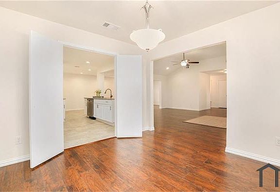 5th image of 813 Simon Dr