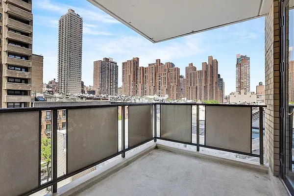 Sold by Real Direct | media 7