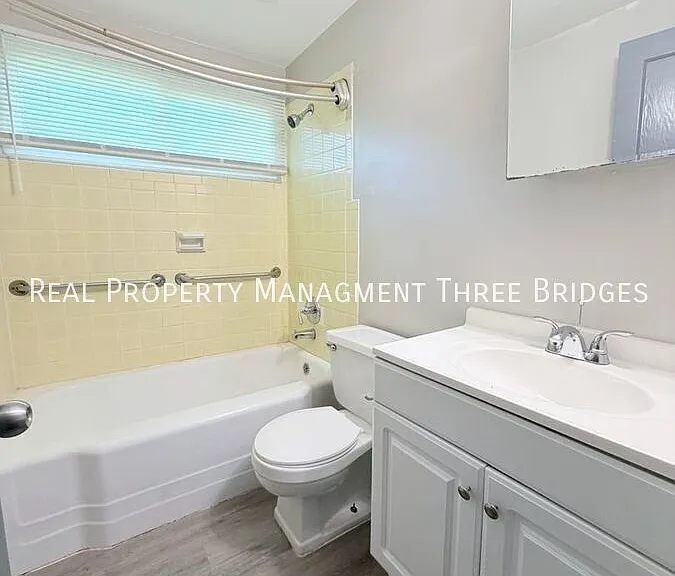 28 Redwood Dr — Photo 9