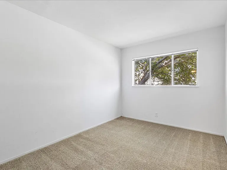2256 Pacific Ave #G - 2 bedroom | 1 bath | Upper unit — Photo 9
