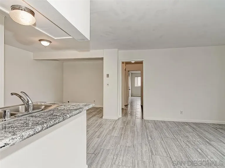 962 Loring St #2B — Photo 4