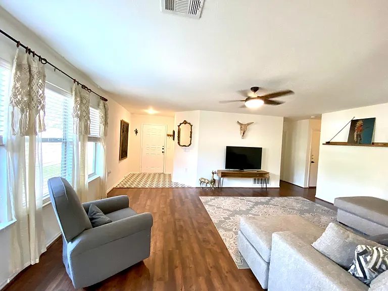 5302 Towser Ct — Photo 2