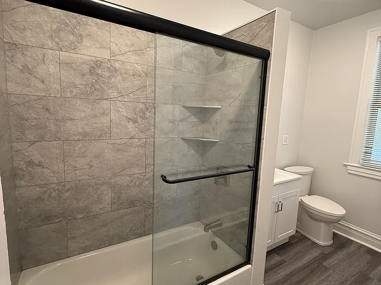 132 Circle Ave #2R — Photo 10