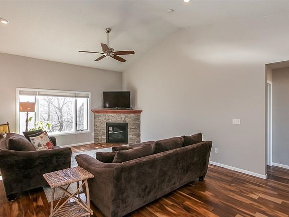 2nd image of 279 W Goldfinch Dr