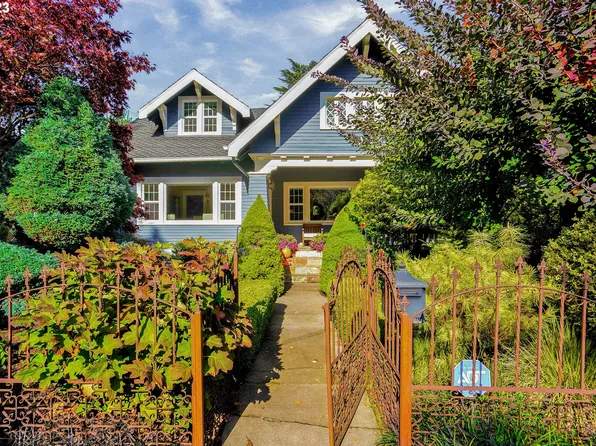 810 N Water St, Silverton, OR 97381