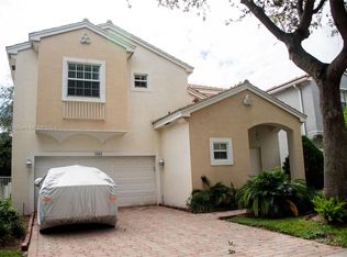 7482 NW 23rd St, Hollywood, FL 33024