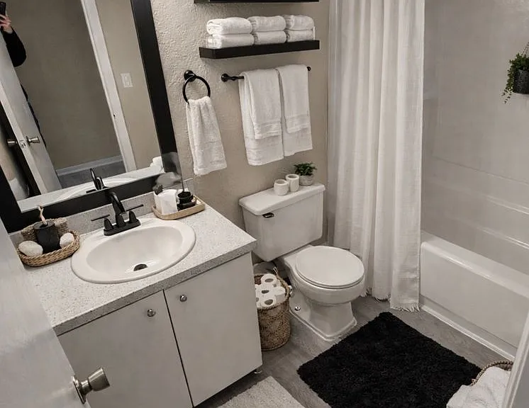 411 W K Pl — Photo 32