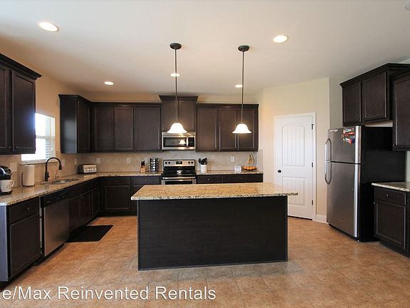 2nd image of 1403 Calumet Dr