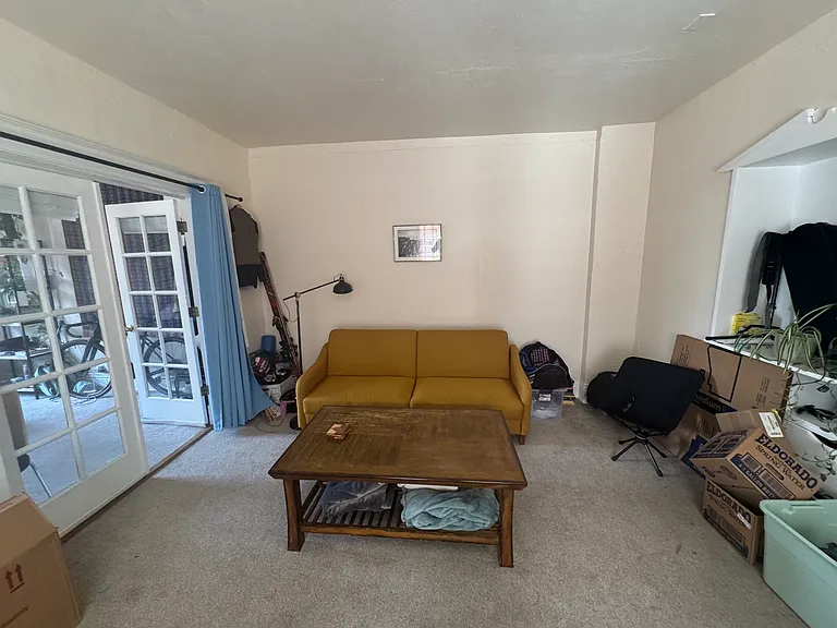 342 N Cherokee St — Photo 2