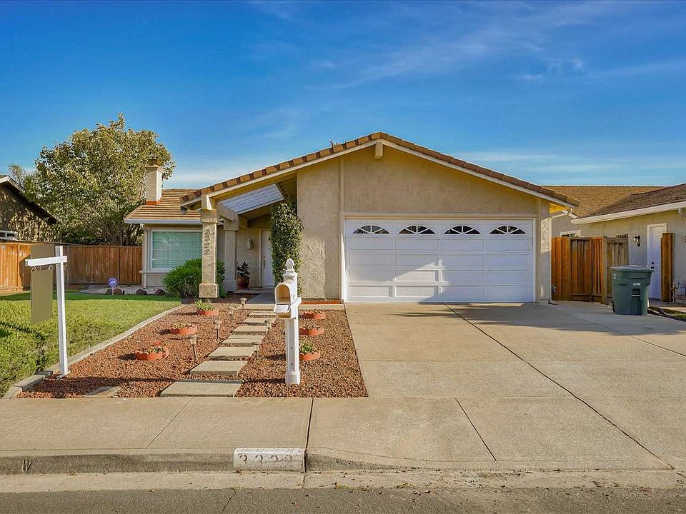 2nd image of 3322 San Carlos Way