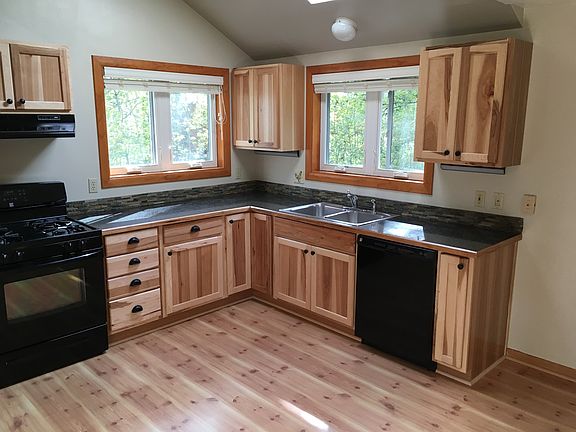 5th image of 1110 Park Ave S