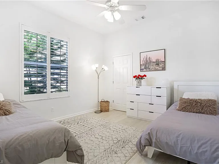 7699 Groves Rd — Photo 24