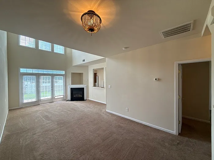 3 bed, 2.0 bath, 1494 sqft, $1,700 — Photo 2