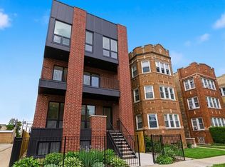 6414 N Francisco Ave #202, Chicago, IL 60645