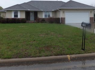 2508 Jonathan St, Carthage, MO 64836