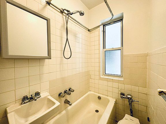 5th image of 328 E 9th St #6B