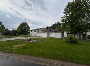 2245 Kessler Ct, Chaska, MN 55318